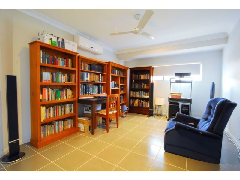 25 Iona Avenue, Burdell QLD 4818