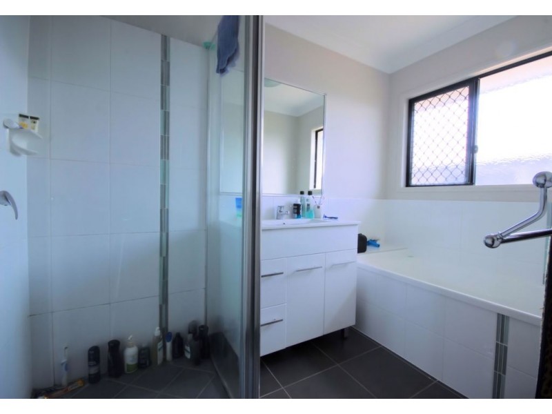 25 Iona Avenue, Burdell QLD 4818