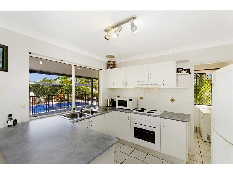 9 Duroy Street, Mount Low QLD 4818