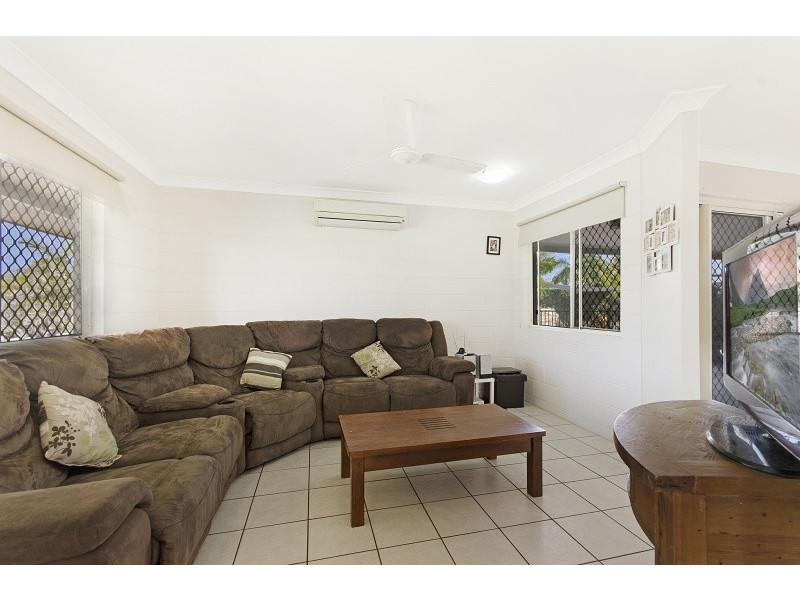 9 Duroy Street, Mount Low QLD 4818