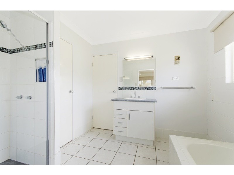 9 Duroy Street, Mount Low QLD 4818