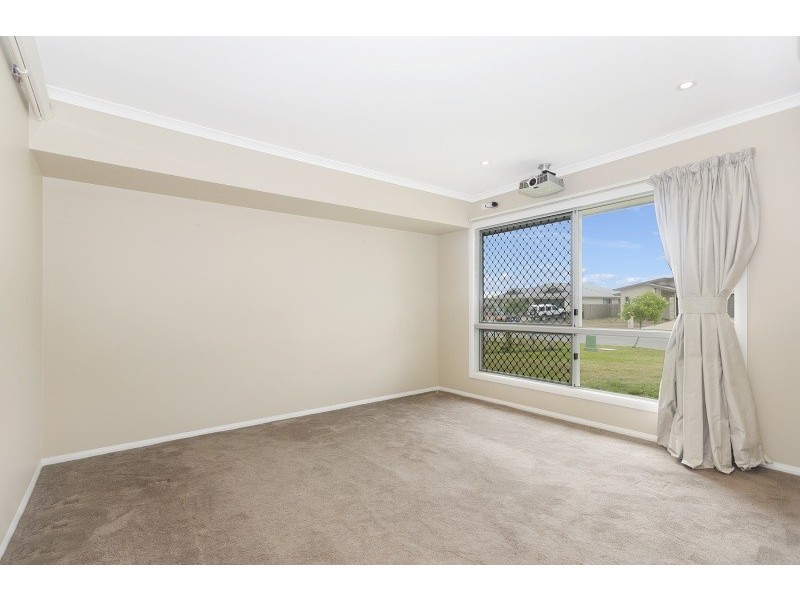 30 Ellenor Street, Mount Low QLD 4818