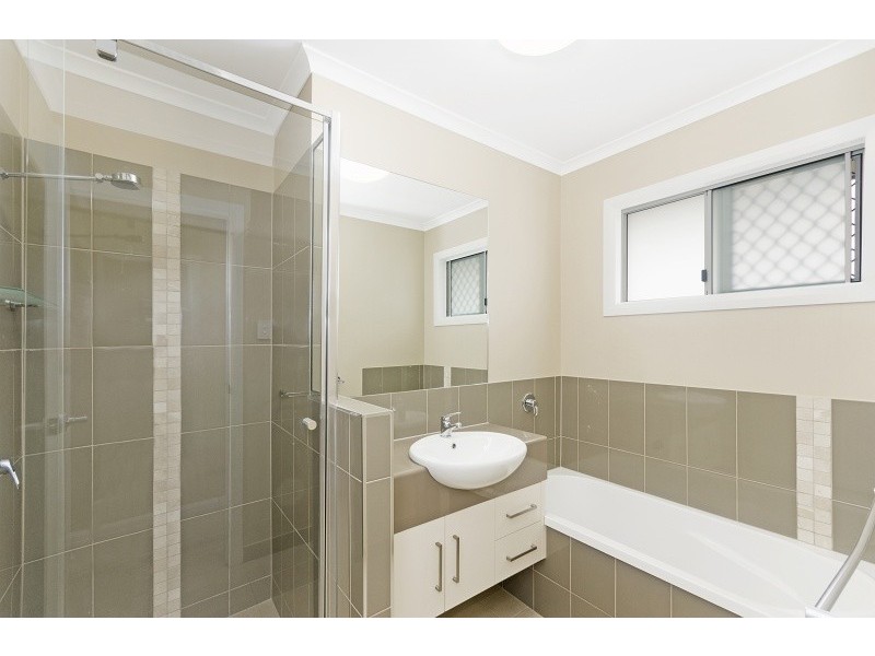 30 Ellenor Street, Mount Low QLD 4818