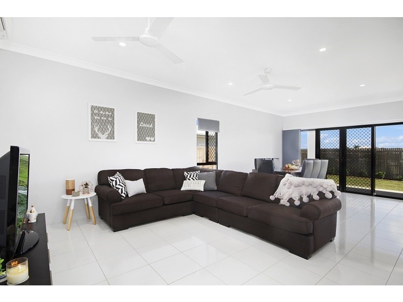 12 Fremont Street, Mount Low QLD 4818