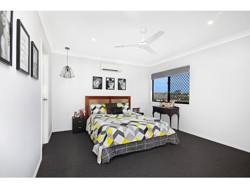 12 Fremont Street, Mount Low QLD 4818