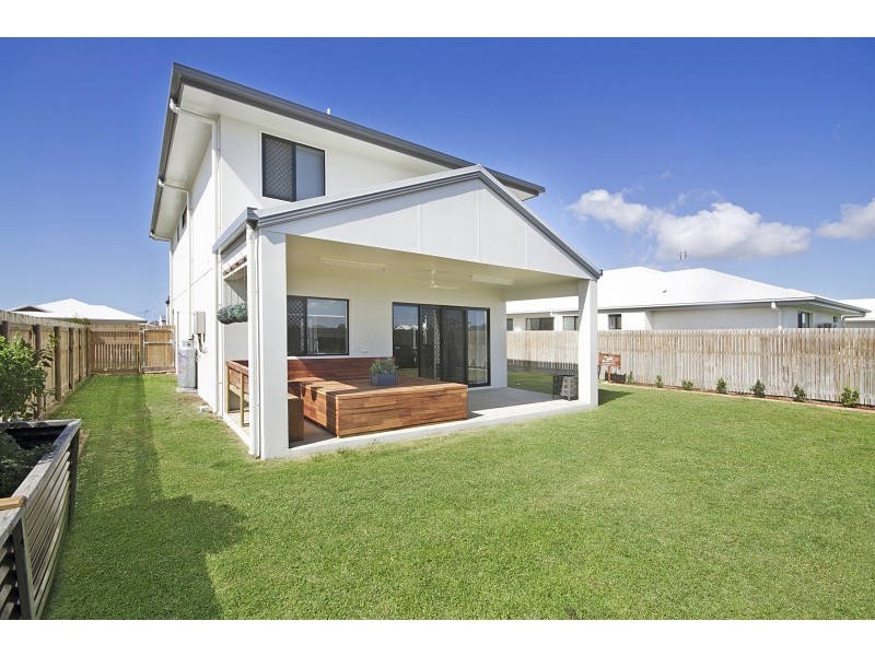 12 Fremont Street, Mount Low QLD 4818