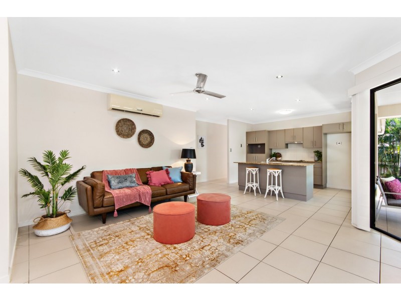 11 Rattray Street, Bushland Beach QLD 4818