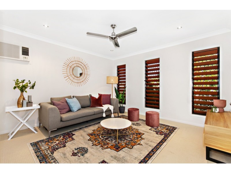 11 Rattray Street, Bushland Beach QLD 4818