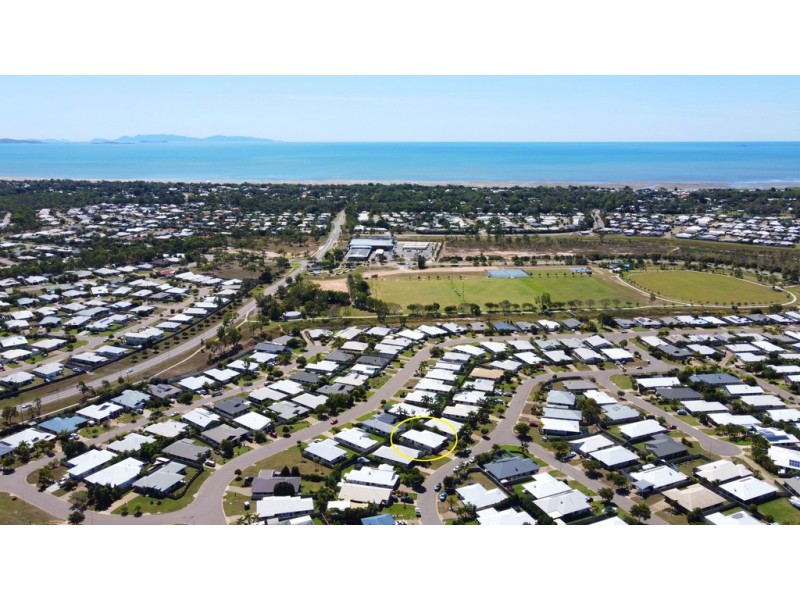 11 Rattray Street, Bushland Beach QLD 4818