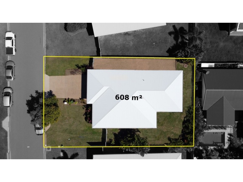 11 Rattray Street, Bushland Beach QLD 4818