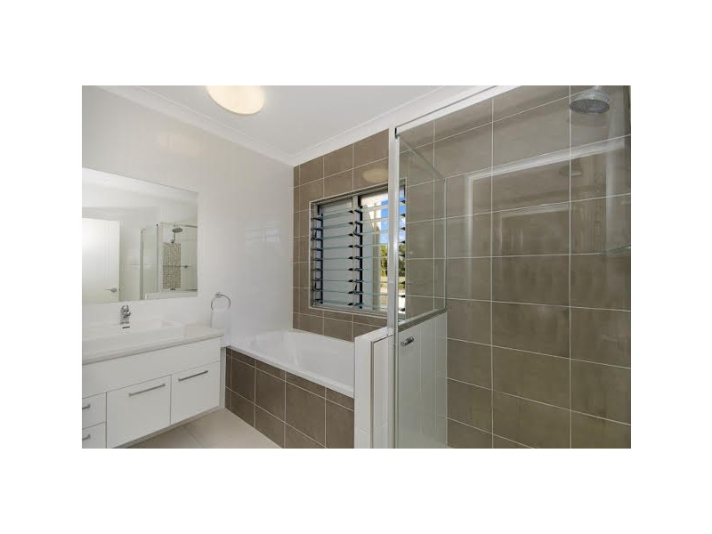 2 Dune Parade, Bushland Beach QLD 4818