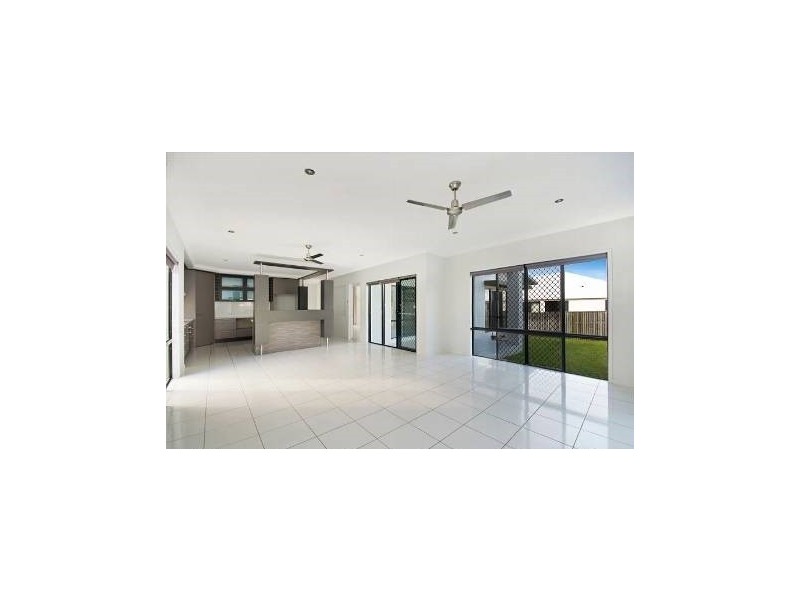 13 Helvellyn Street, Bushland Beach QLD 4818