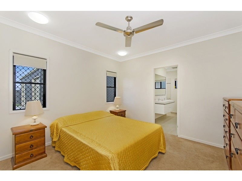 47 Fremont Street, Mount Low QLD 4818