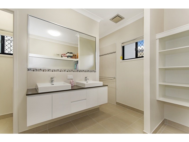 47 Fremont Street, Mount Low QLD 4818