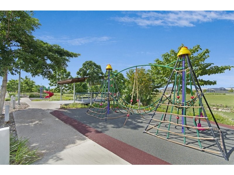 47 Fremont Street, Mount Low QLD 4818