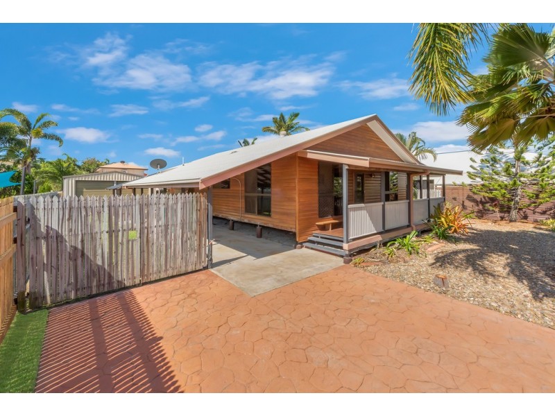 23 Pacific Avenue, Bushland Beach QLD 4818
