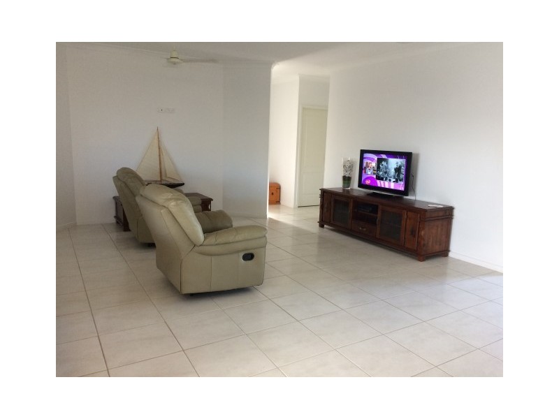 51 Rattray Street, Bushland Beach QLD 4818