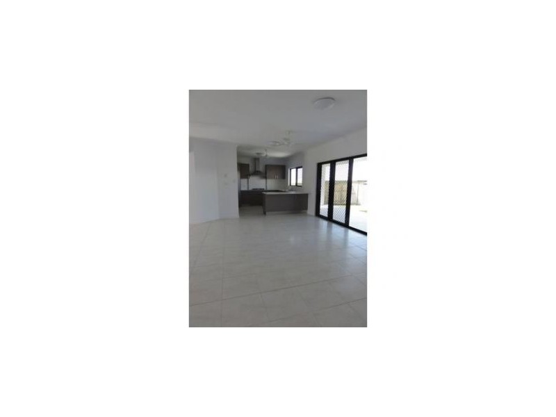 51 Rattray Street, Bushland Beach QLD 4818