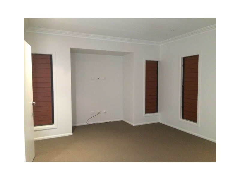 33 Hillock Street, Bushland Beach QLD 4818