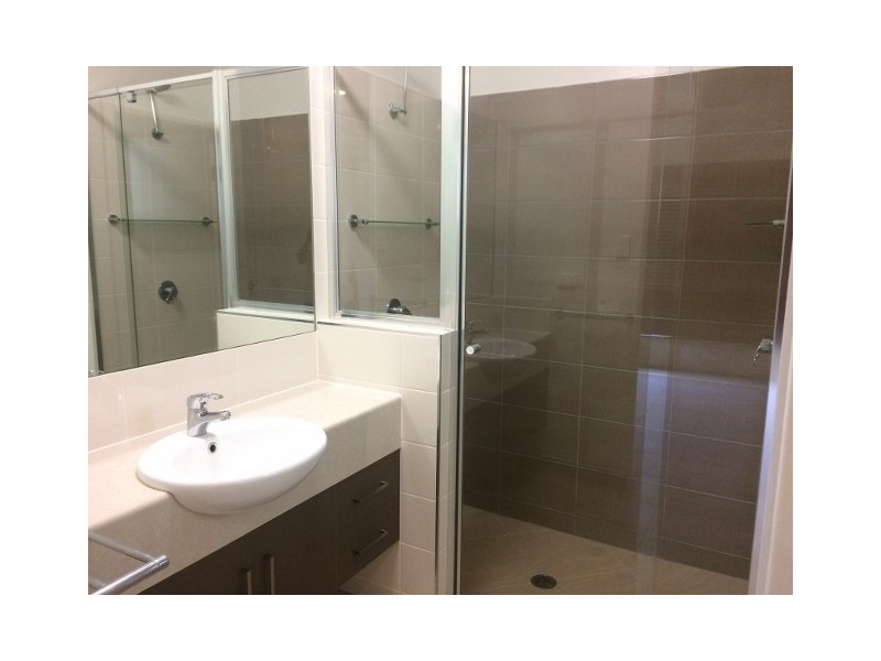 33 Hillock Street, Bushland Beach QLD 4818