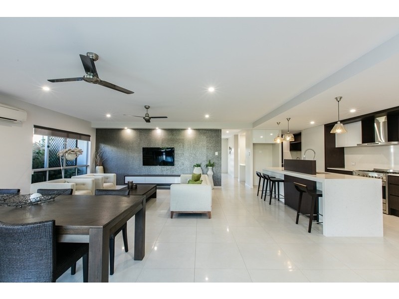 9 Featherwood Street, Mount Low QLD 4818