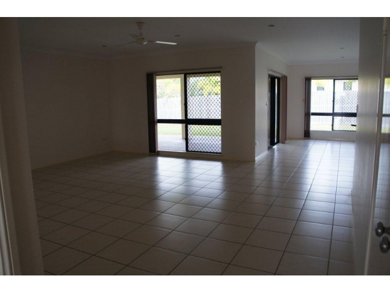 9 Keswick Street, Bushland Beach QLD 4818