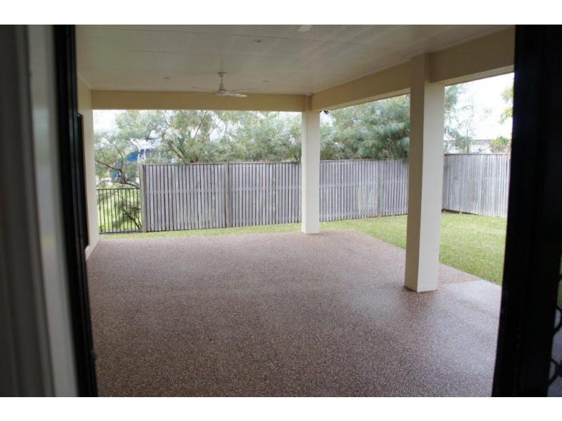 9 Keswick Street, Bushland Beach QLD 4818