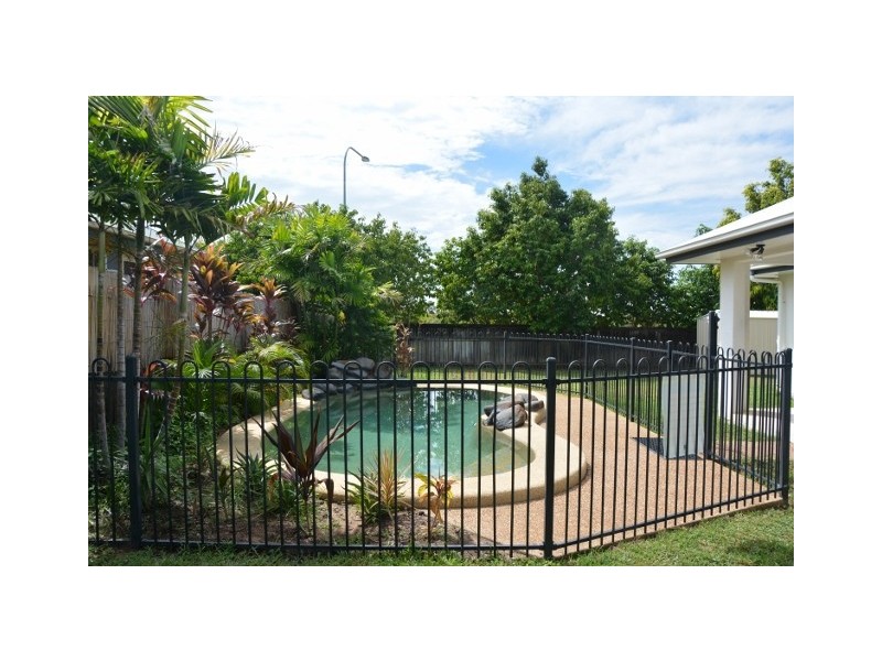 24 Seabrook Circuit, Bushland Beach QLD 4818