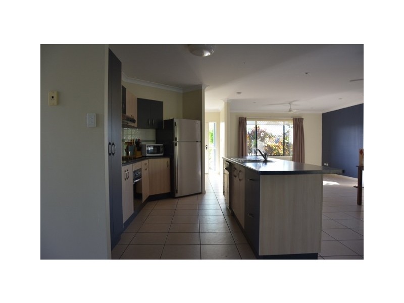 24 Seabrook Circuit, Bushland Beach QLD 4818