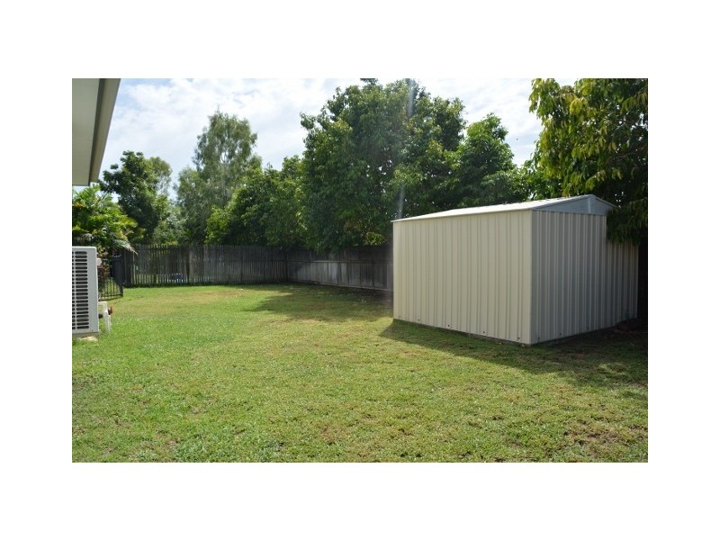 24 Seabrook Circuit, Bushland Beach QLD 4818