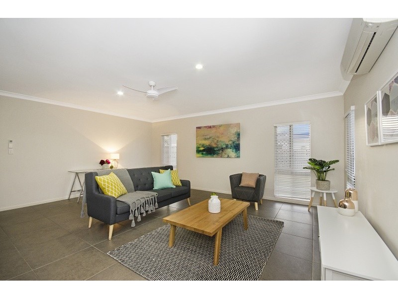 10 Balladonia Avenue, Mount Low QLD 4818