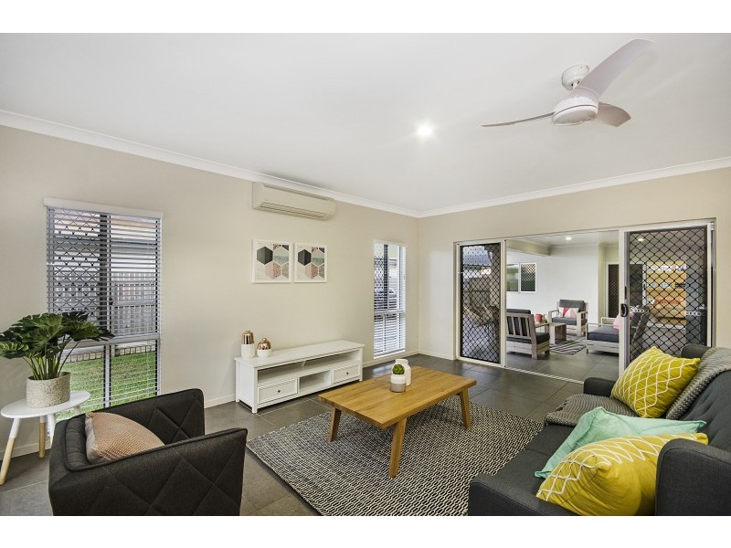 10 Balladonia Avenue, Mount Low QLD 4818