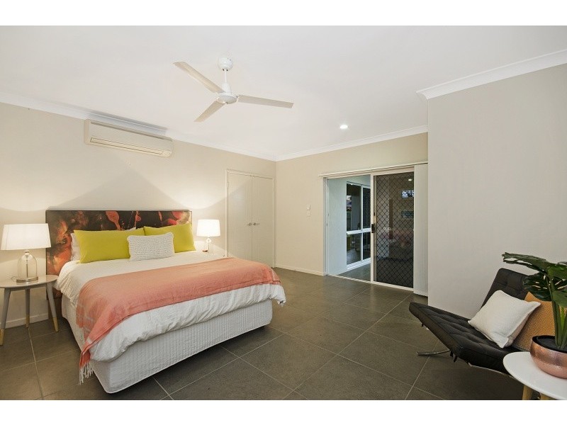 10 Balladonia Avenue, Mount Low QLD 4818