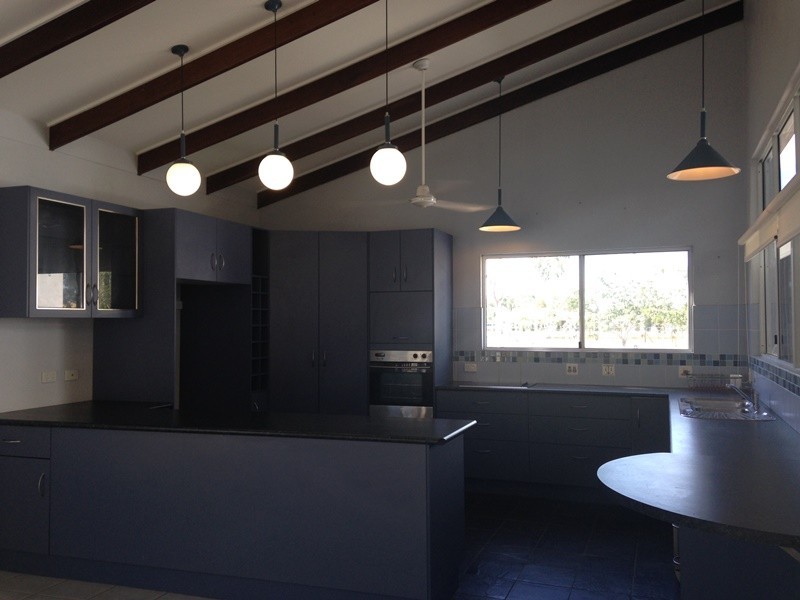 10 Duroy Street, Mount Low QLD 4818