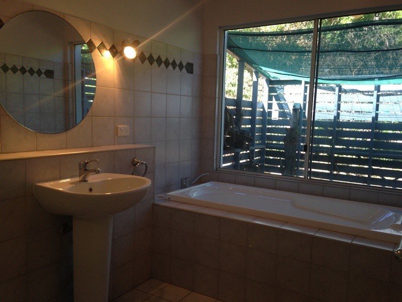 10 Duroy Street, Mount Low QLD 4818