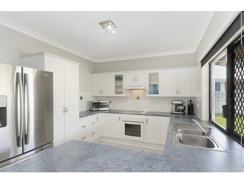 16 Seabrook Cct, Bushland Beach QLD 4818