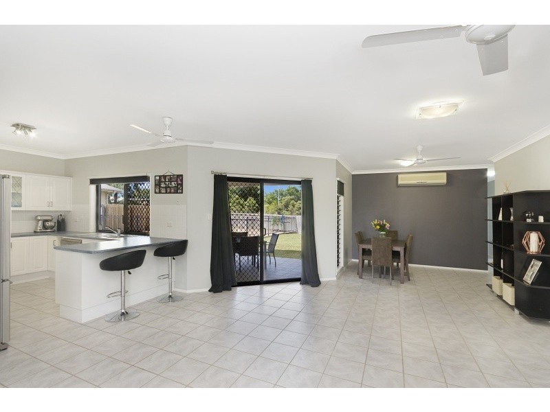 16 Seabrook Cct, Bushland Beach QLD 4818