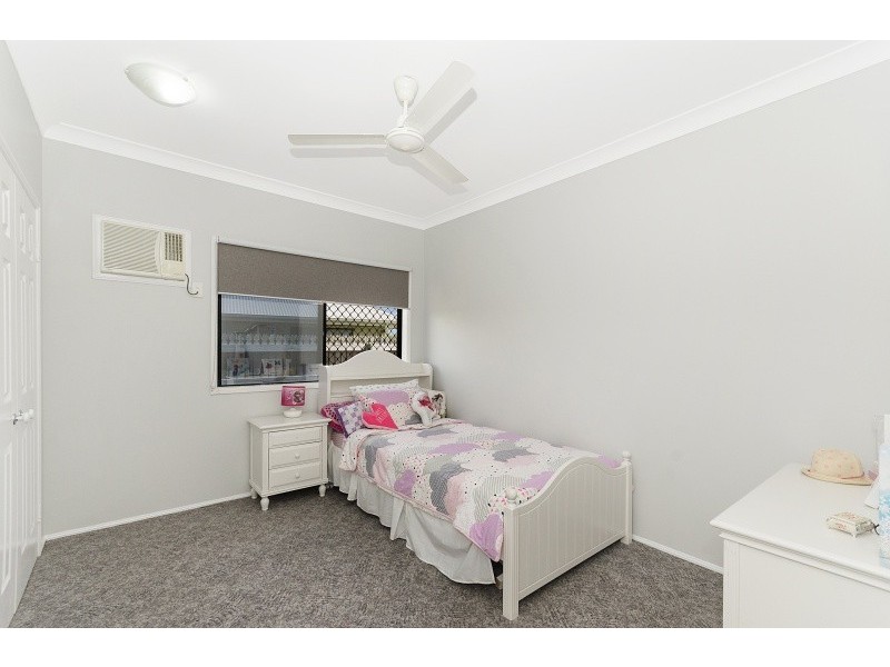 16 Seabrook Cct, Bushland Beach QLD 4818