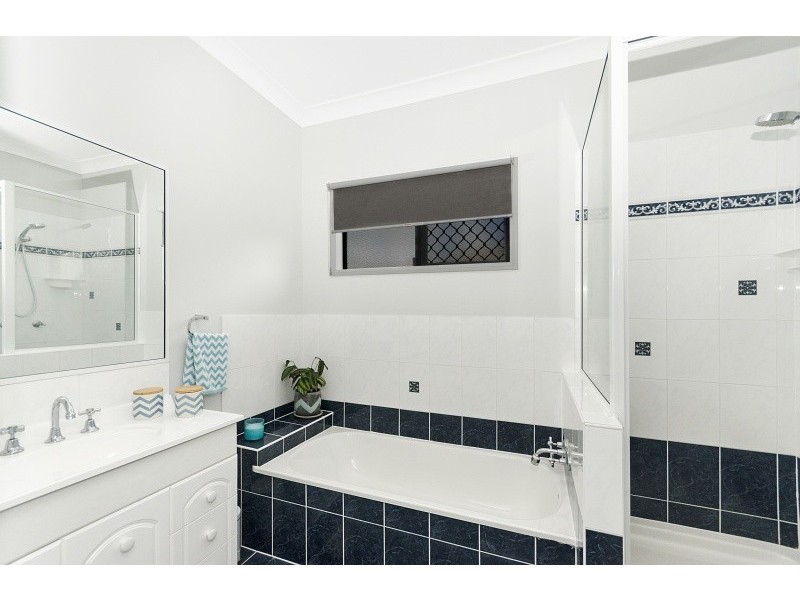 16 Seabrook Cct, Bushland Beach QLD 4818