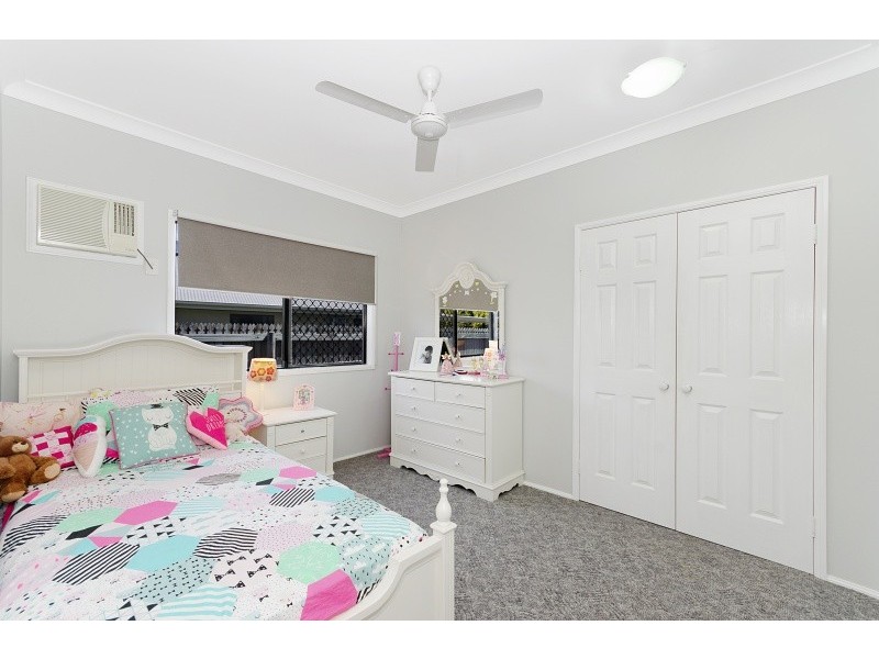 16 Seabrook Cct, Bushland Beach QLD 4818