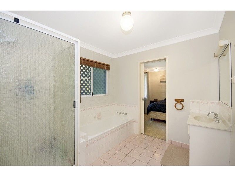 28 Manuka Court, Bushland Beach QLD 4818