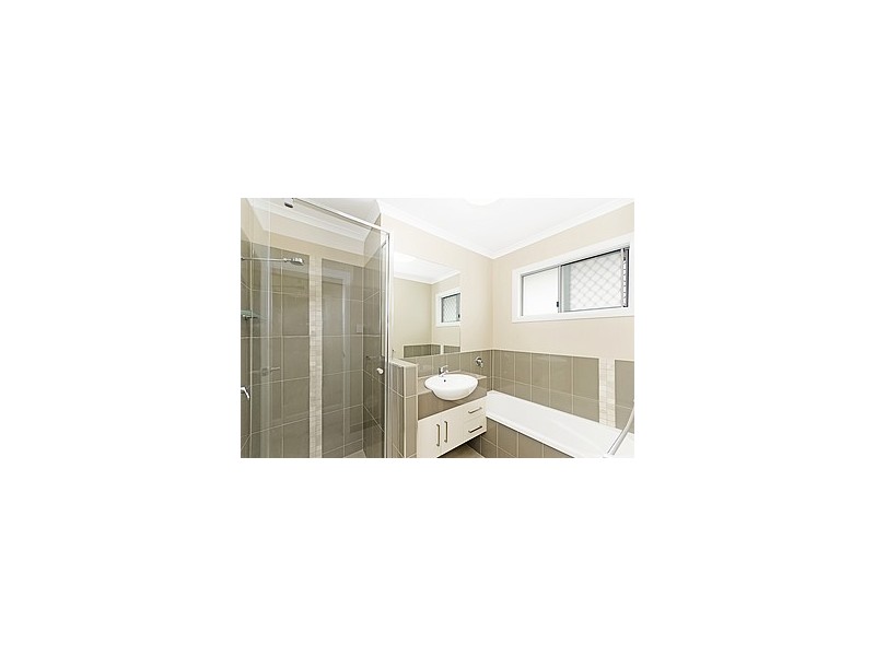 30 Ellenor Street, Mount Low QLD 4818