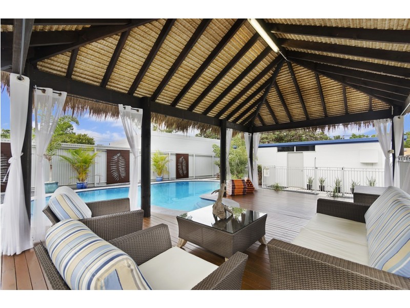 22 Reef Street, Saunders Beach QLD 4818