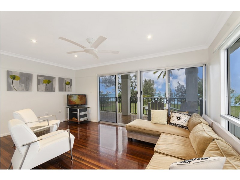 22 Reef Street, Saunders Beach QLD 4818