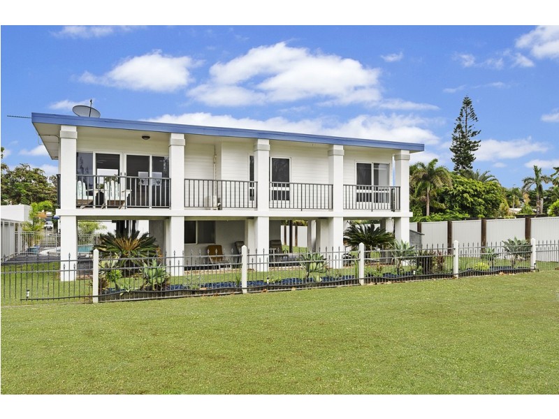 22 Reef Street, Saunders Beach QLD 4818