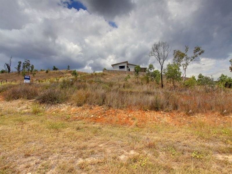 76 Hillock Crescent, Bushland Beach QLD 4818