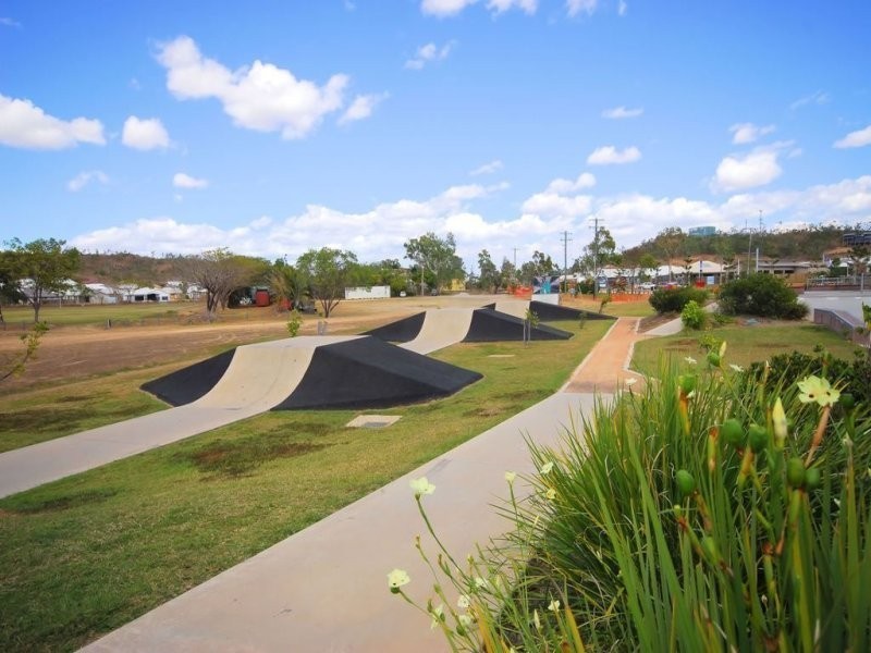 22 Cashell Crescent, Bushland Beach QLD 4818