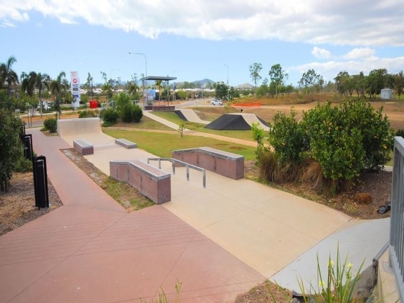 22 Cashell Crescent, Bushland Beach QLD 4818