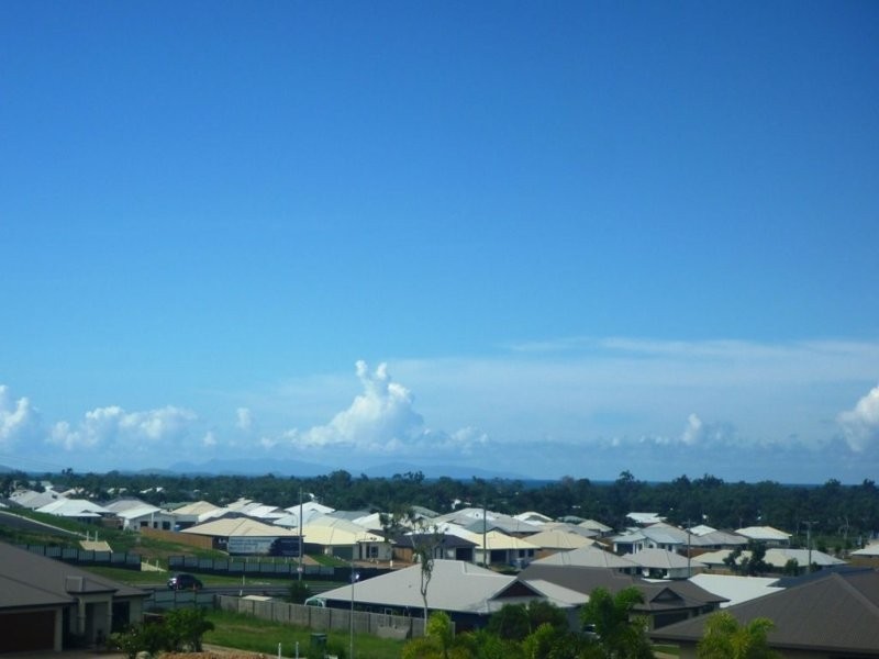 16 Deedes Crescent, Bushland Beach QLD 4818