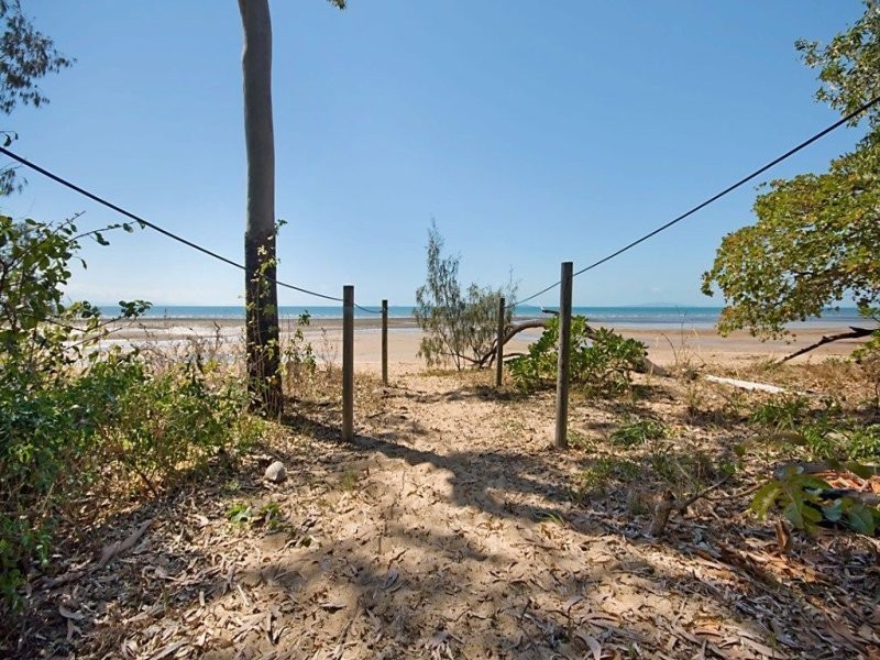 270 Ocean Parade, Balgal Beach QLD 4816